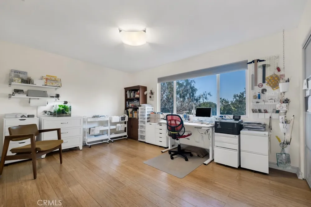 23691 Aster Trail Calabasas, CA 91302