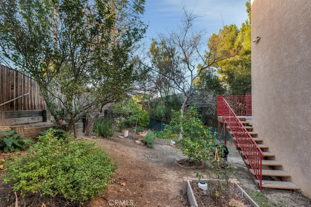 23691 Aster Trail Calabasas, CA 91302