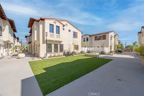 180 New Ave #4
