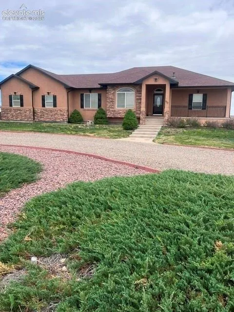 777 E Woodleaf Drive