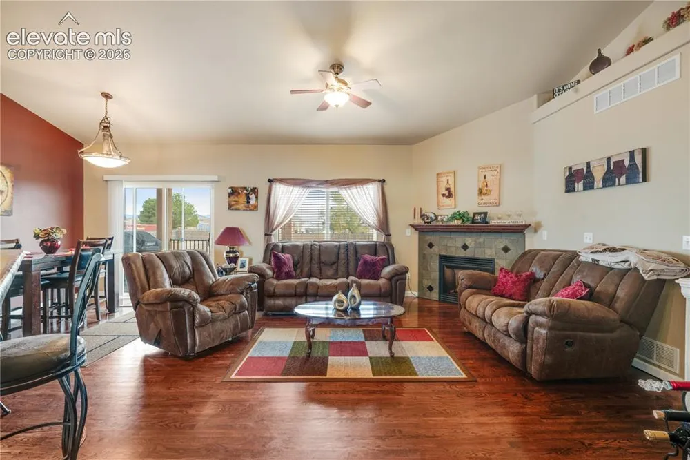 777 E Woodleaf Drive Pueblo, CO 81007