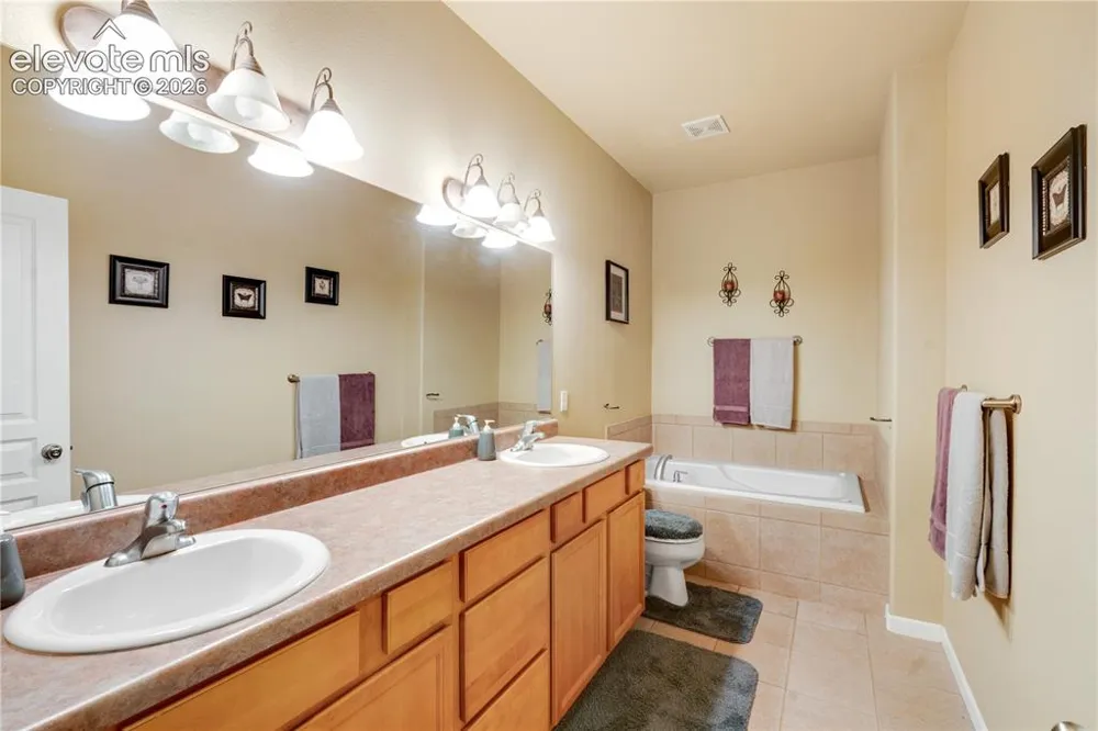 777 E Woodleaf Drive Pueblo, CO 81007