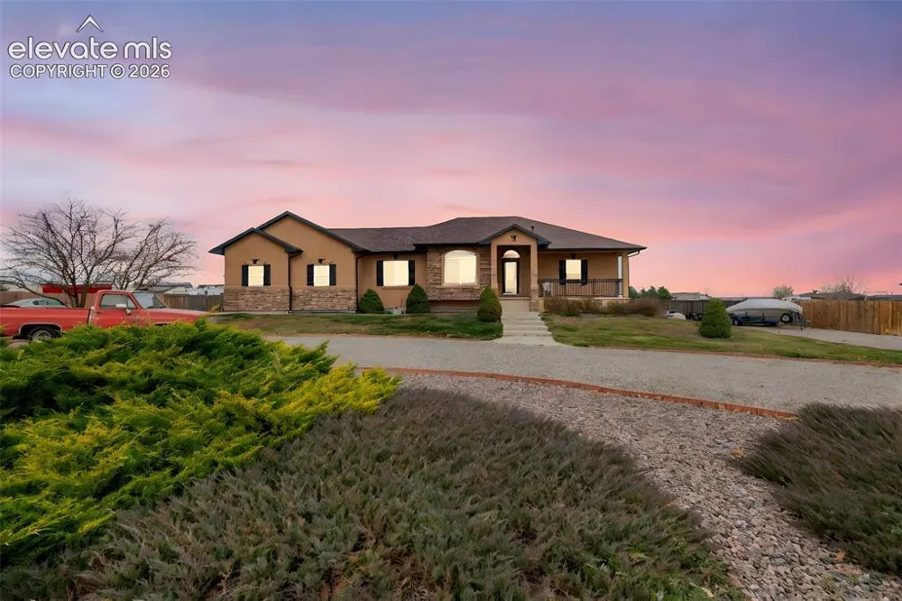 777 E Woodleaf Drive Pueblo, CO 81007
