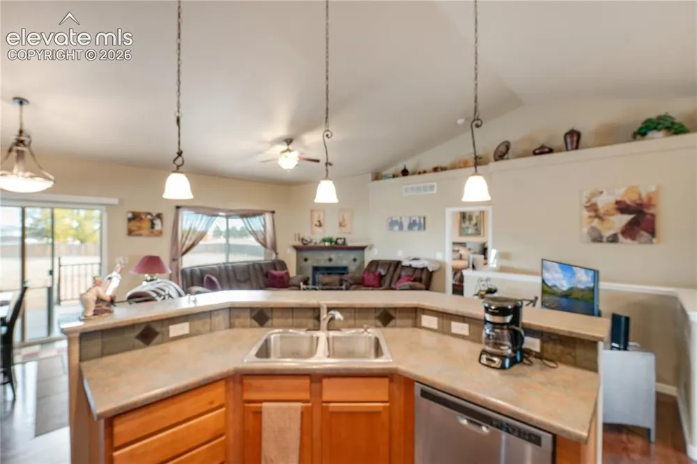 777 E Woodleaf Drive Pueblo, CO 81007