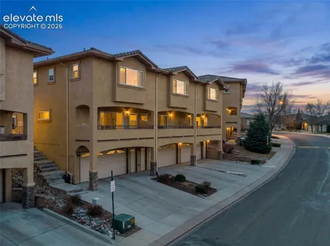4367 Susie View