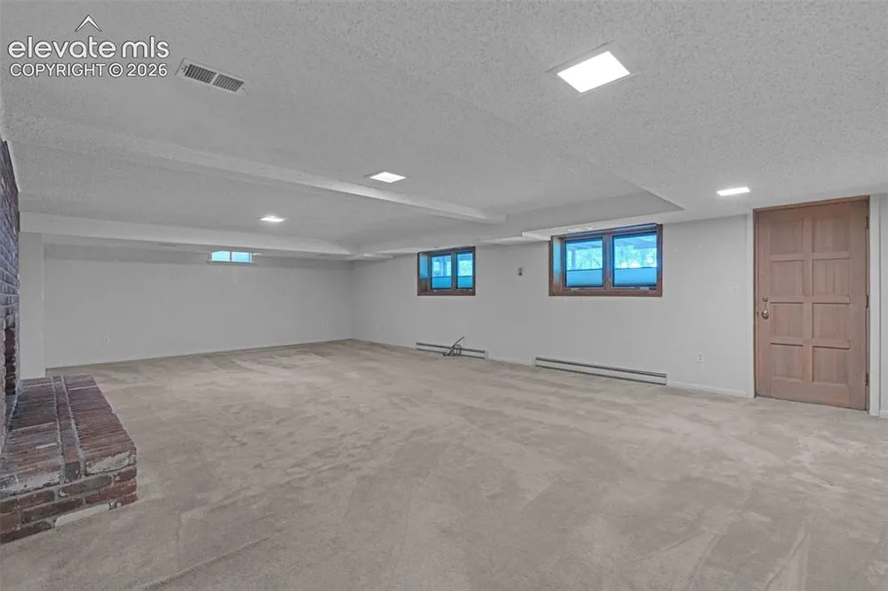 8057 Bannock Drive Larkspur, CO 80118