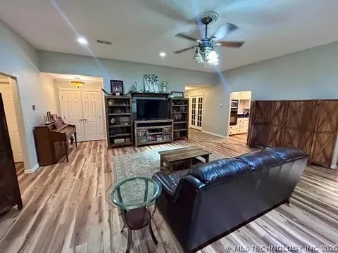 9735 E Sandy Creek Road Coleman, OK 73432