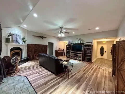 9735 E Sandy Creek Road Coleman, OK 73432