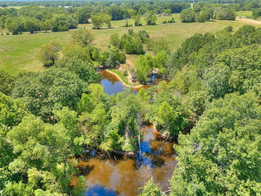9735 E Sandy Creek Road Coleman, OK 73432