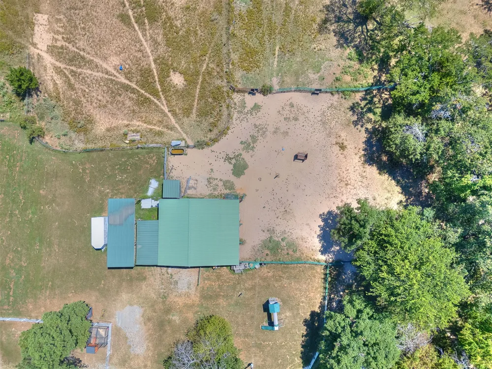 9735 E Sandy Creek Road Coleman, OK 73432
