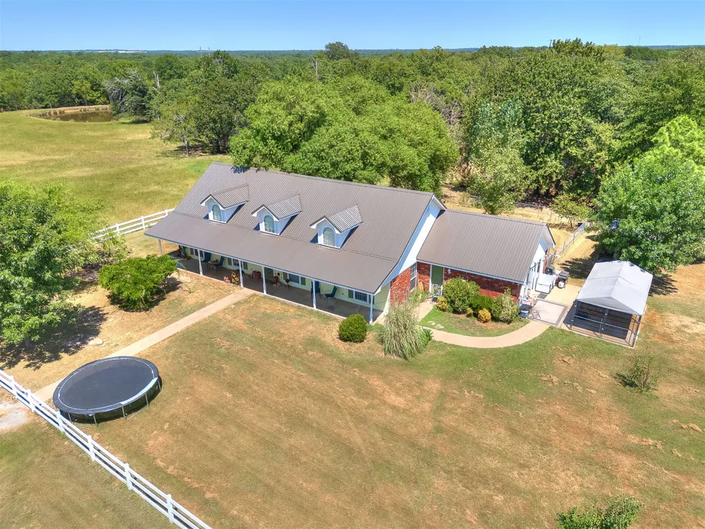 9735 E Sandy Creek Road Coleman, OK 73432