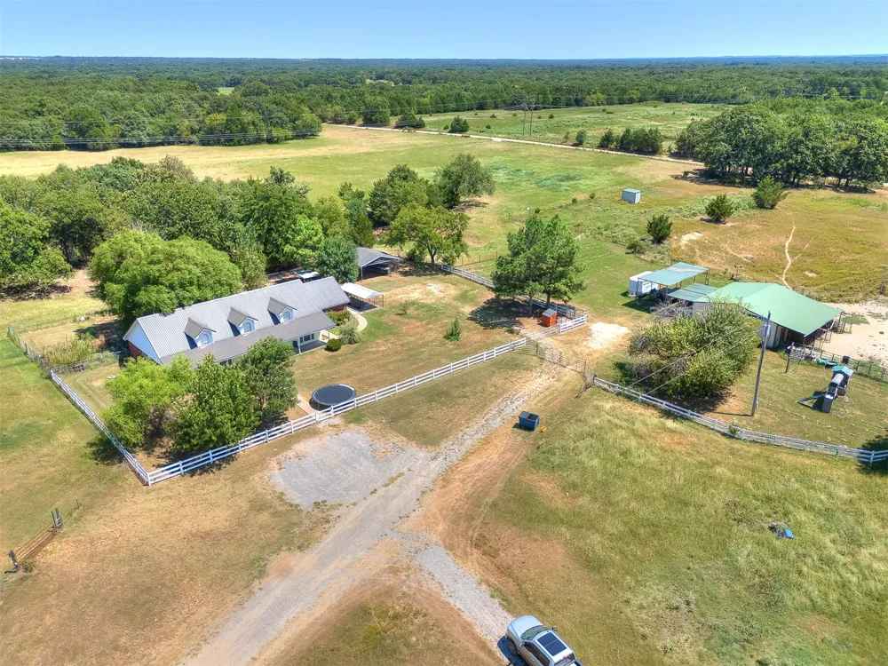 9735 E Sandy Creek Road Coleman, OK 73432