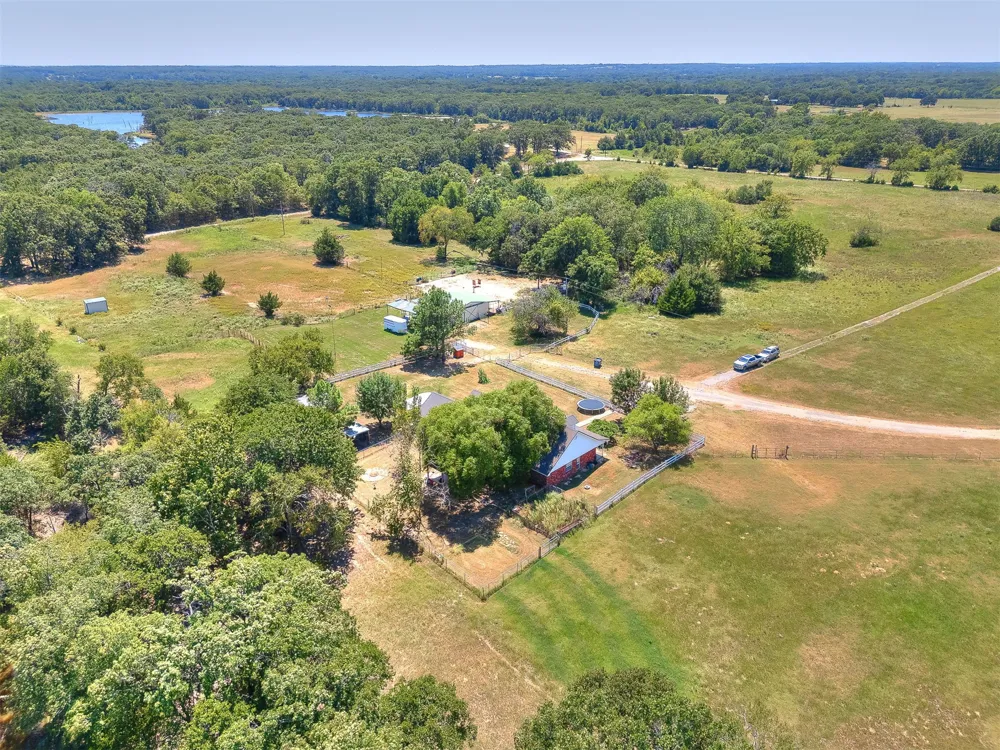 9735 E Sandy Creek Road Coleman, OK 73432