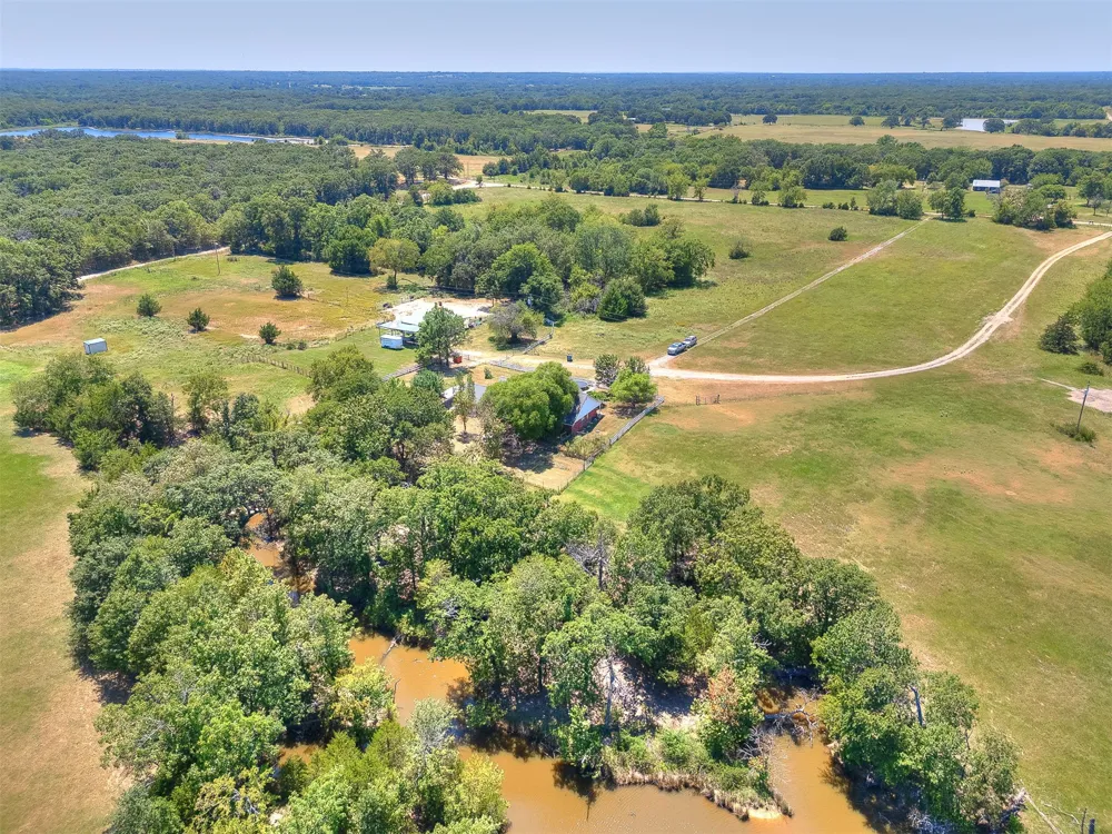 9735 E Sandy Creek Road Coleman, OK 73432