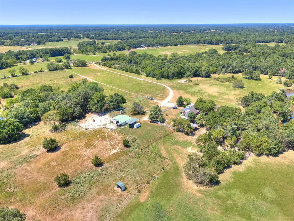 9735 E Sandy Creek Road Coleman, OK 73432