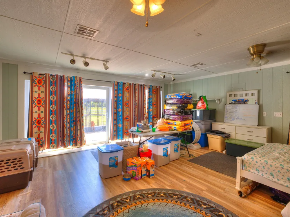9735 E Sandy Creek Road Coleman, OK 73432