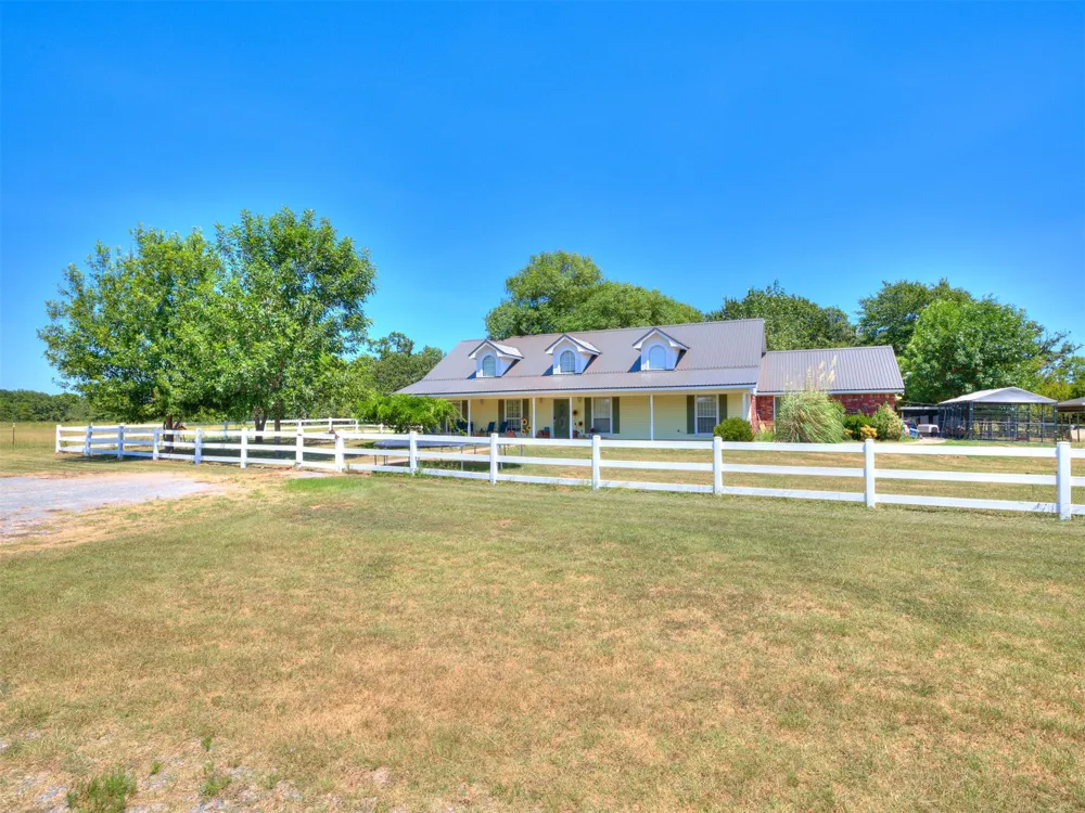 9735 E Sandy Creek Road Coleman, OK 73432