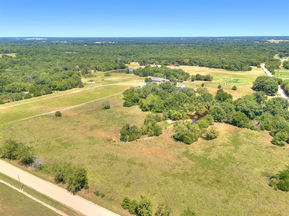 9735 E Sandy Creek Road Coleman, OK 73432