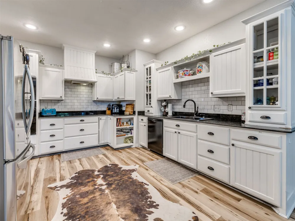 9735 E Sandy Creek Road Coleman, OK 73432