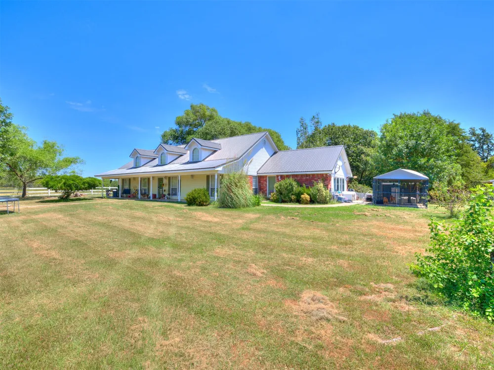 9735 E Sandy Creek Road Coleman, OK 73432