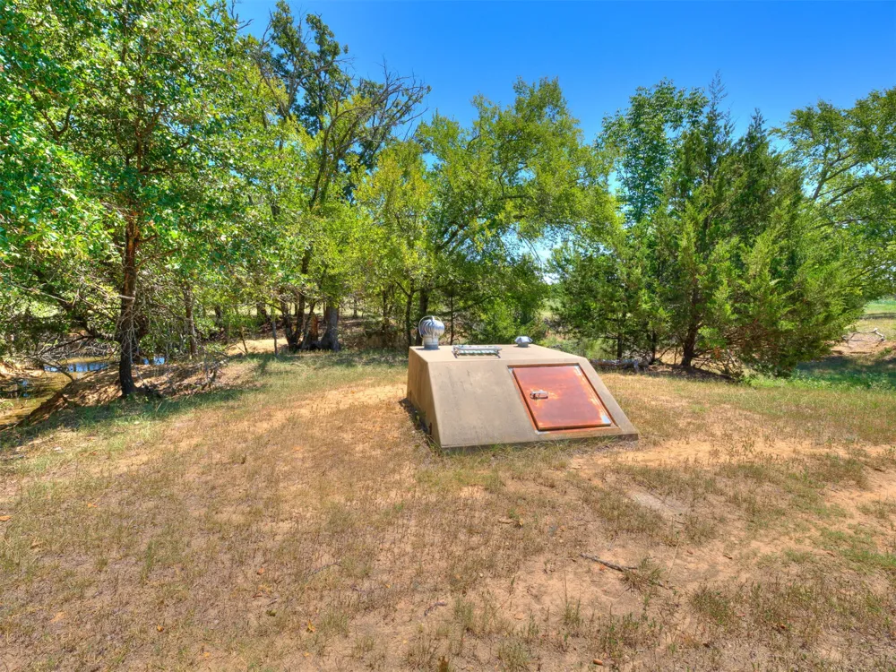 9735 E Sandy Creek Road Coleman, OK 73432