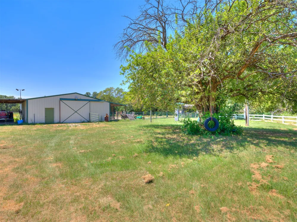9735 E Sandy Creek Road Coleman, OK 73432