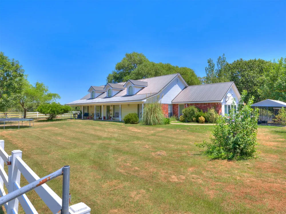 9735 E Sandy Creek Road Coleman, OK 73432