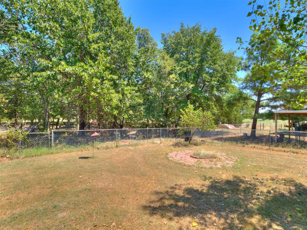 9735 E Sandy Creek Road Coleman, OK 73432