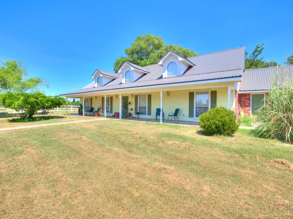 9735 E Sandy Creek Road Coleman, OK 73432