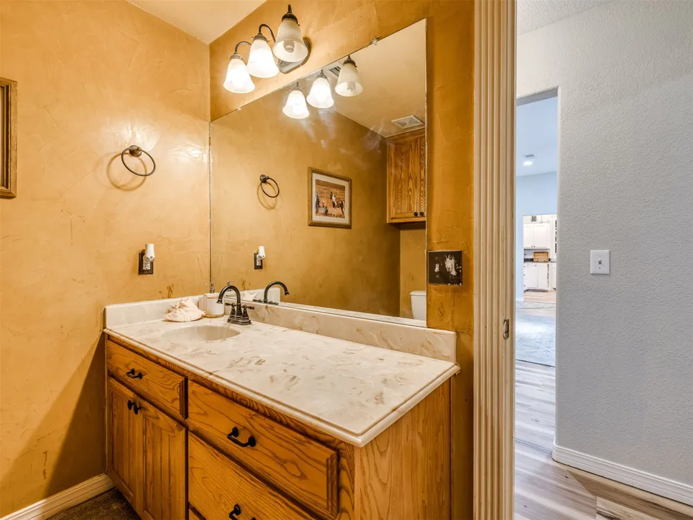 9735 E Sandy Creek Road Coleman, OK 73432