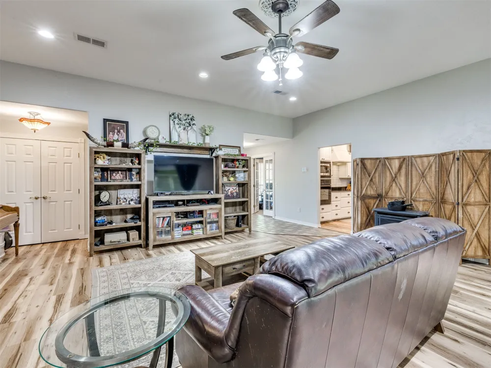 9735 E Sandy Creek Road Coleman, OK 73432