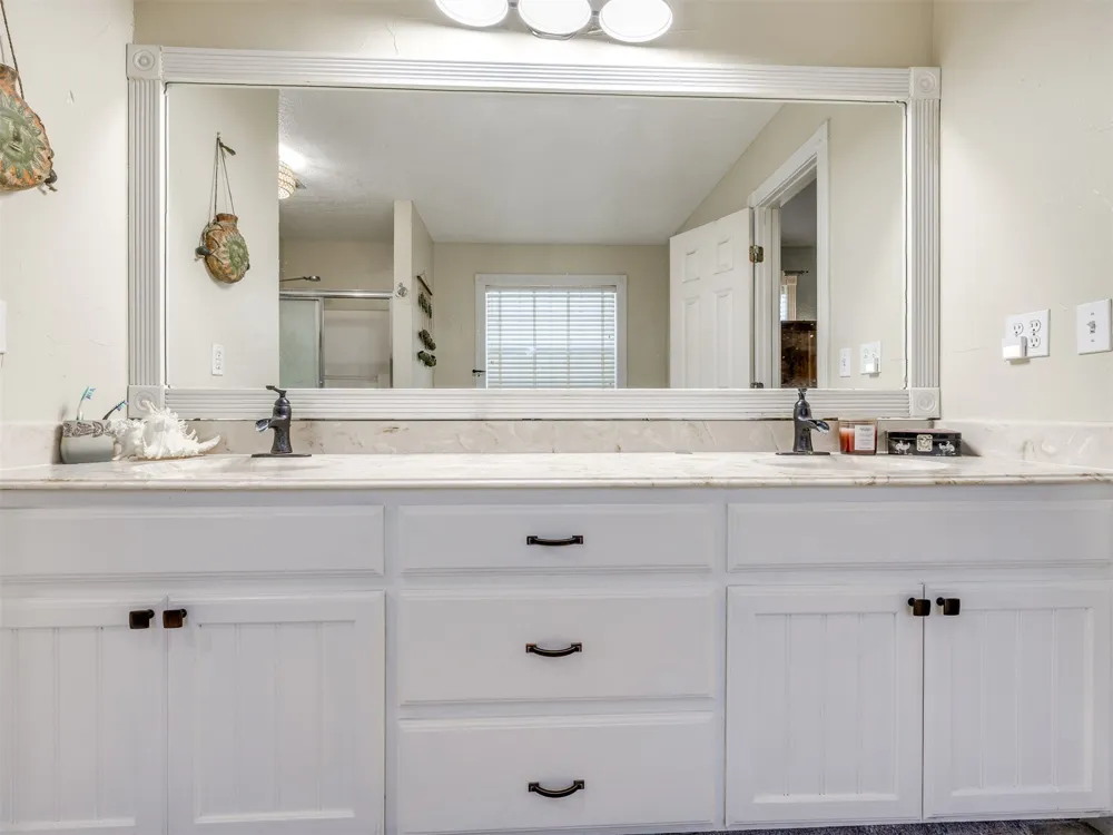 9735 E Sandy Creek Road Coleman, OK 73432