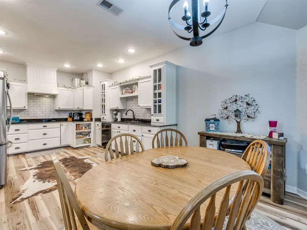 9735 E Sandy Creek Road Coleman, OK 73432