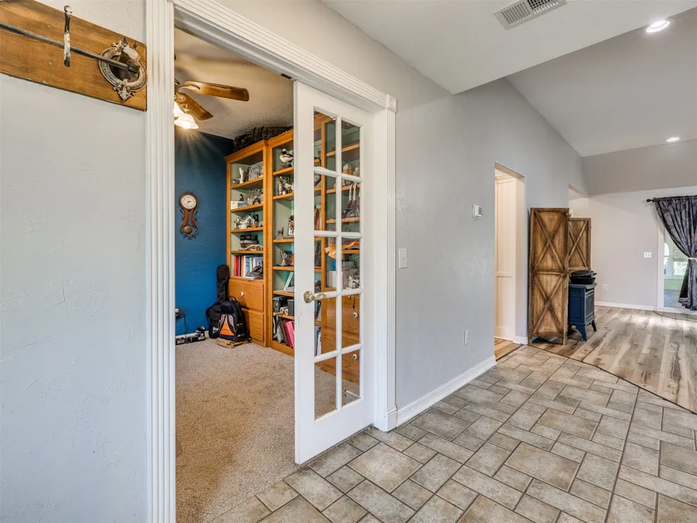 9735 E Sandy Creek Road Coleman, OK 73432