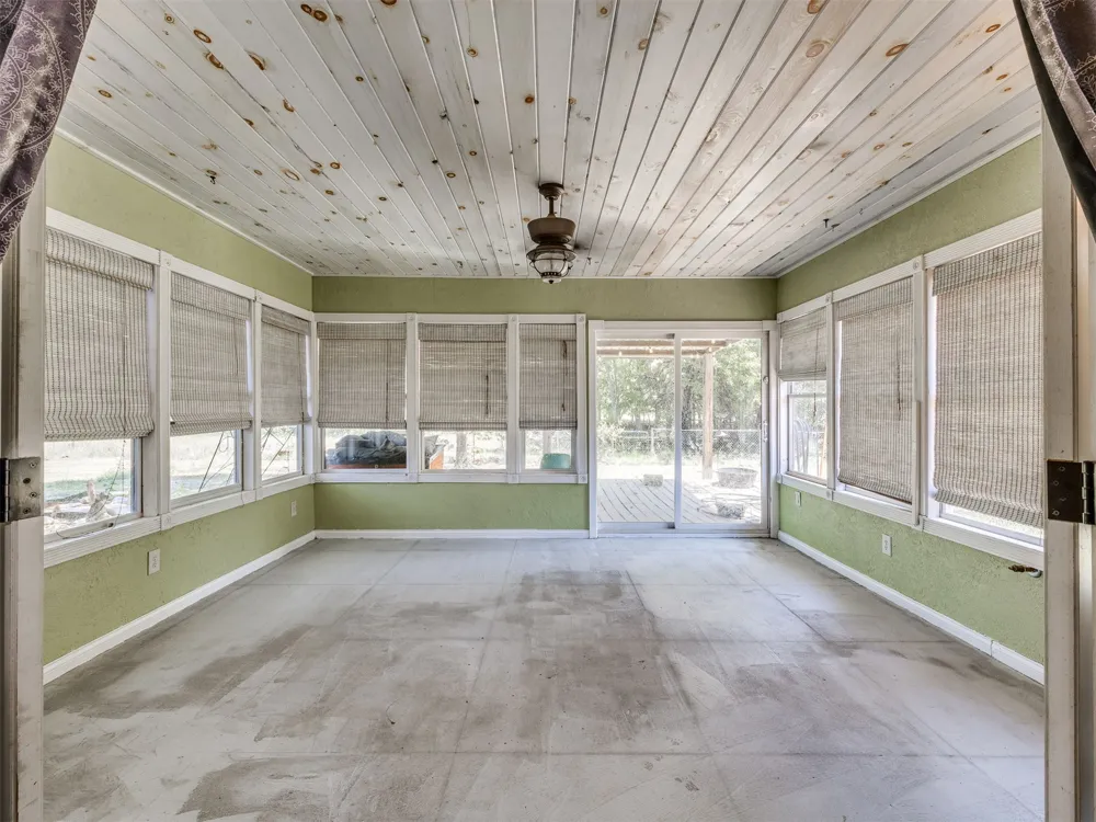 9735 E Sandy Creek Road Coleman, OK 73432