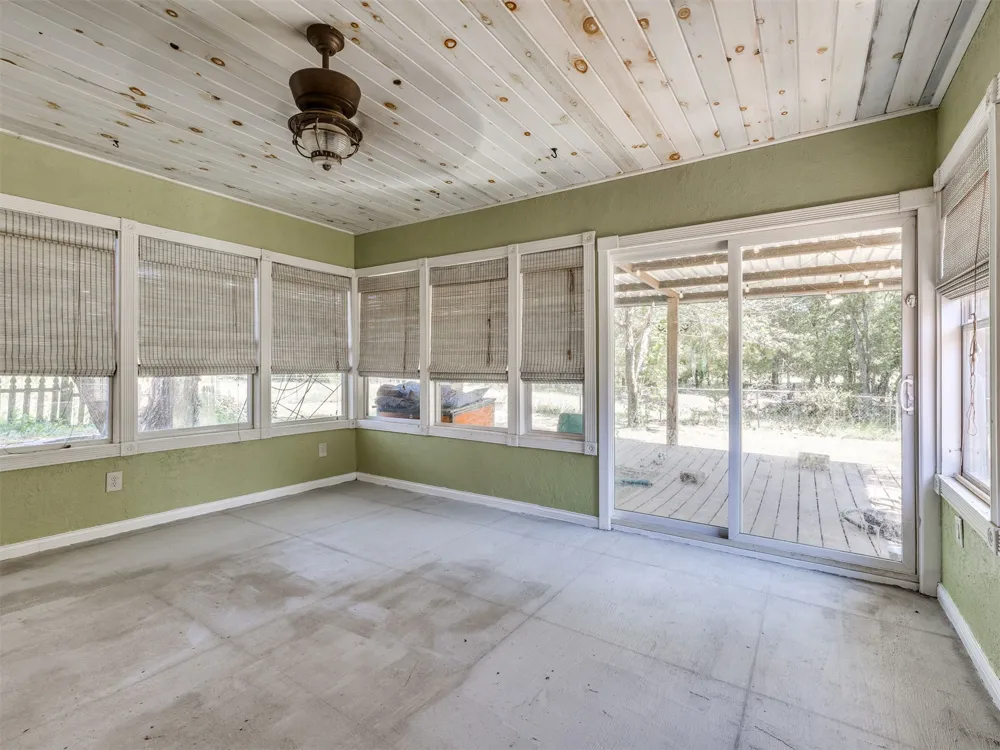 9735 E Sandy Creek Road Coleman, OK 73432