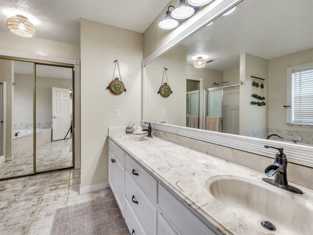 9735 E Sandy Creek Road Coleman, OK 73432