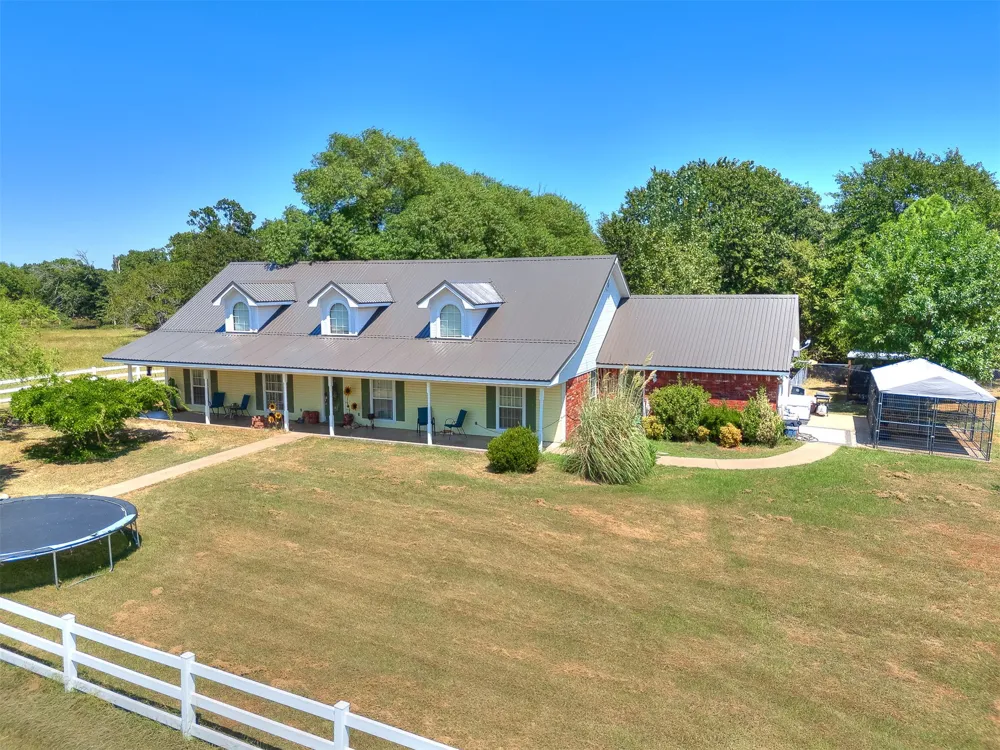 9735 E Sandy Creek Road Coleman, OK 73432