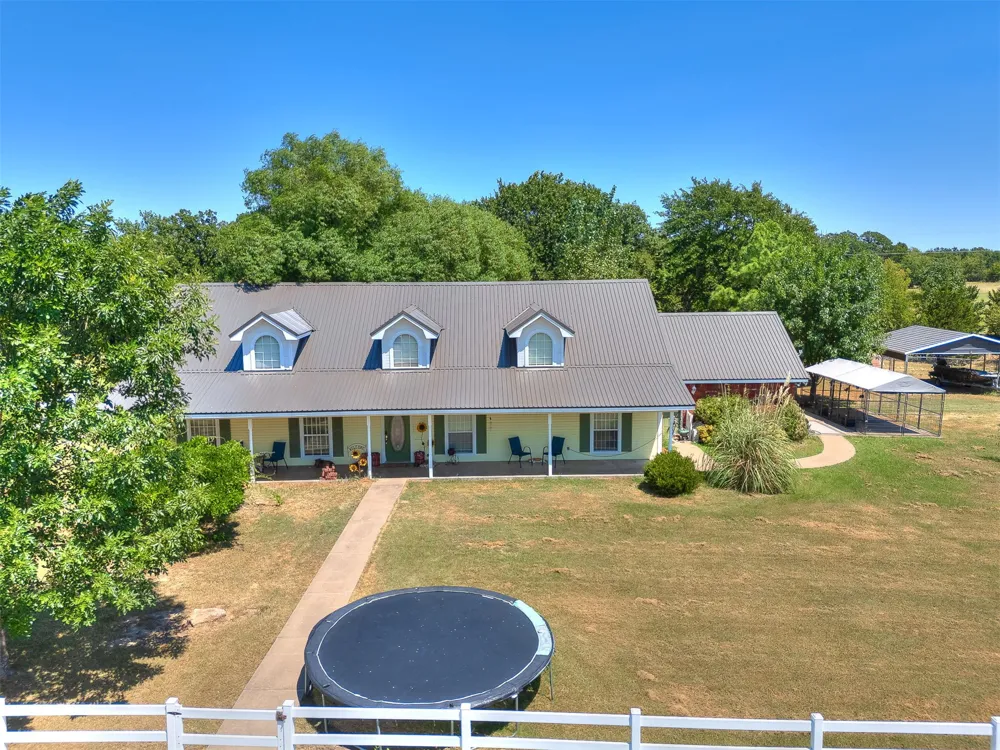 9735 E Sandy Creek Road Coleman, OK 73432