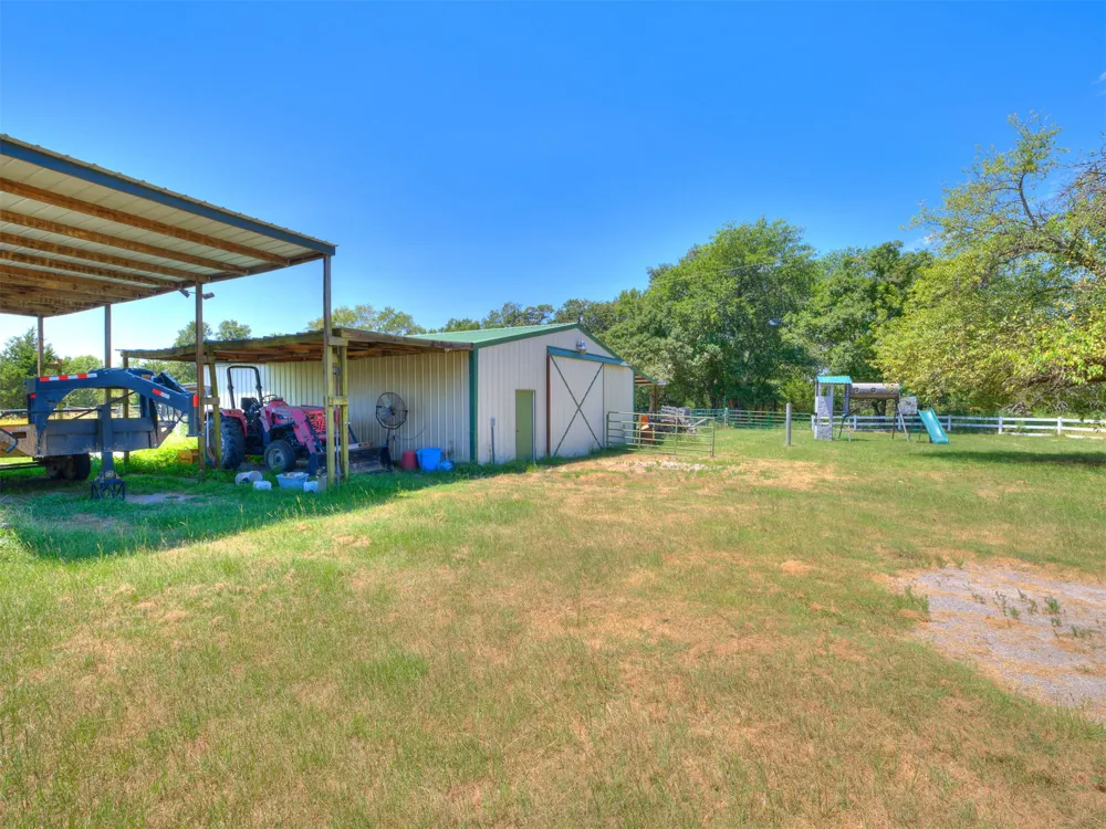 9735 E Sandy Creek Road Coleman, OK 73432