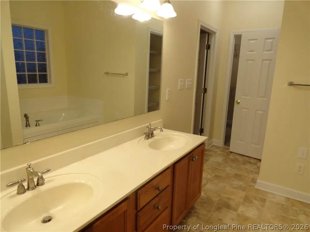 1107 Thistle Gold Drive Hope Mills, NC 28348