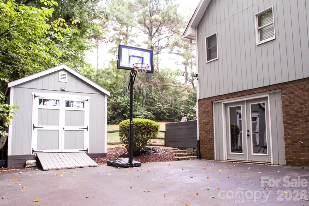 7947 Lakeview Drive Denver, NC 28037