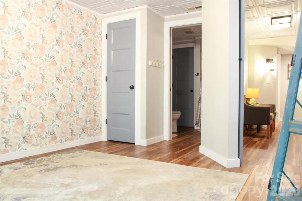 7947 Lakeview Drive Denver, NC 28037