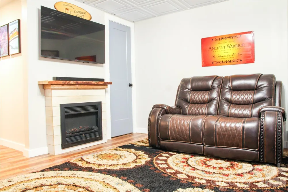7947 Lakeview Drive Denver, NC 28037