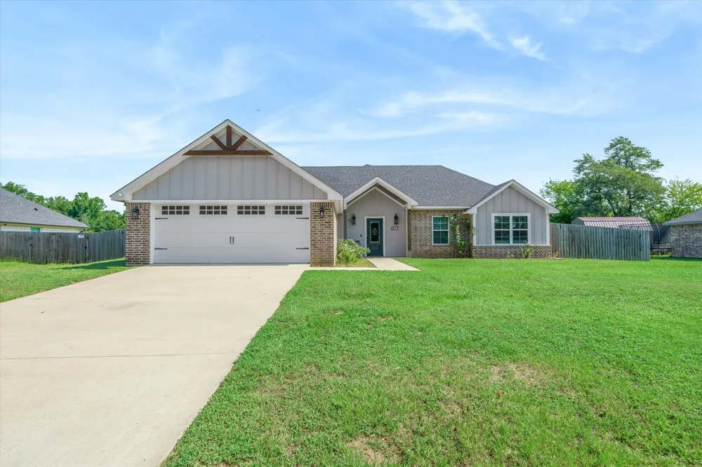 677 Oklahoma Street Van, TX 75790