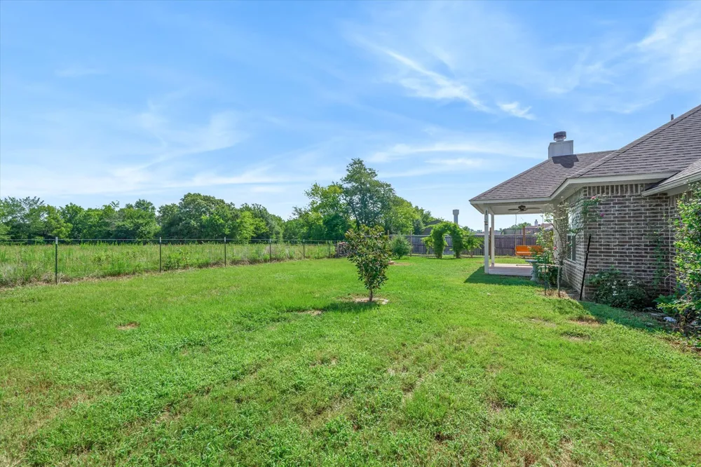 677 Oklahoma Street Van, TX 75790