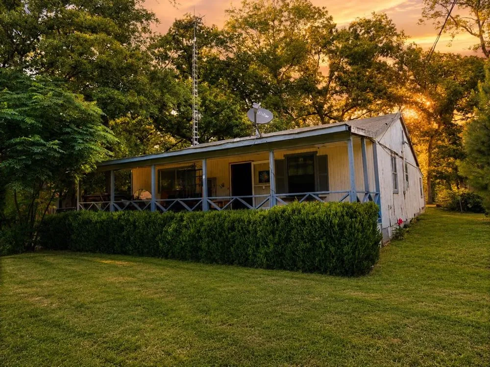 124 W Cedar Lane Murchison, TX 75778