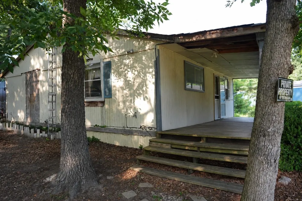 124 W Cedar Lane Murchison, TX 75778