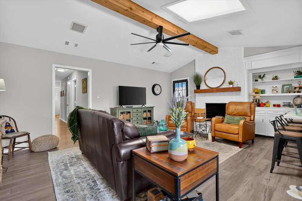 1502 Meadow Glen Street Richardson, TX 75081