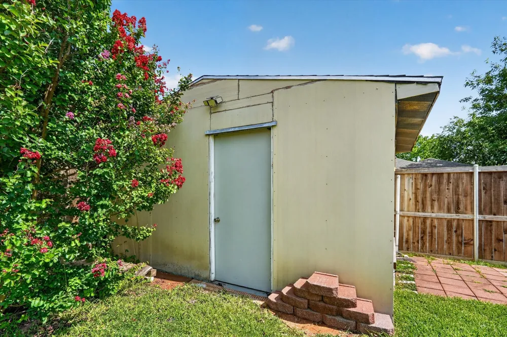 1502 Meadow Glen Street Richardson, TX 75081
